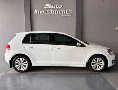 2015-Volkswagen-Golf-VII-14-TSI-Comfortline_3