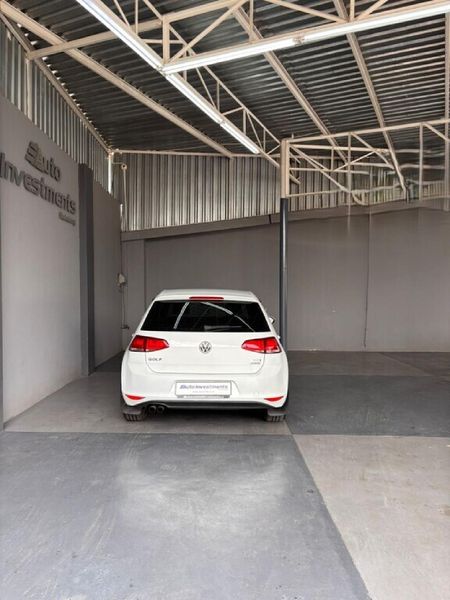2015-Volkswagen-Golf-VII-14-TSI-Comfortline_7