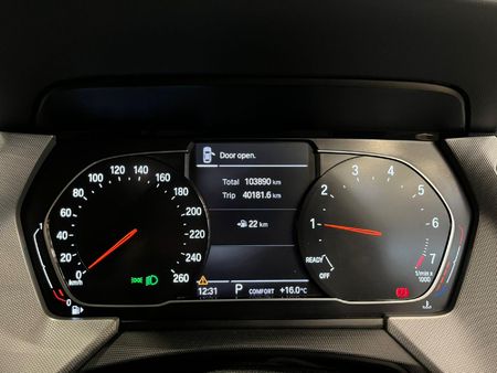 2020-BMW-1-Series-118i_10