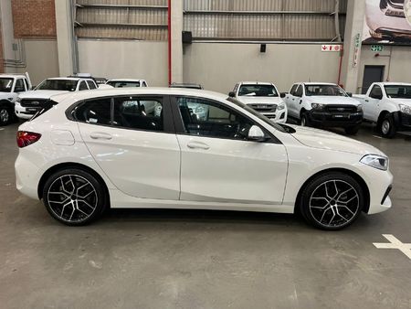 2020-BMW-1-Series-118i_1
