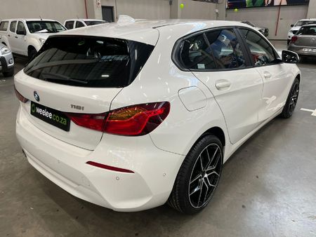 2020-BMW-1-Series-118i_2