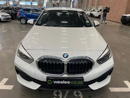 2020-BMW-1-Series-118i_7