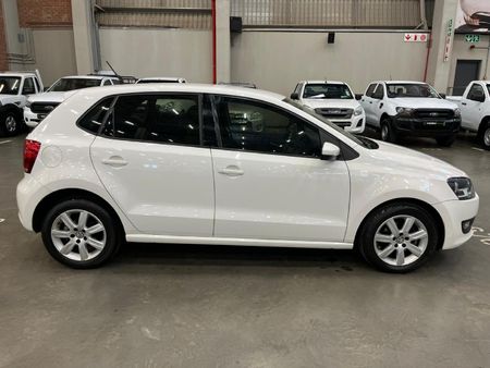 2011-Volkswagen-Polo-16-Comfortline-Auto-5-dr_1
