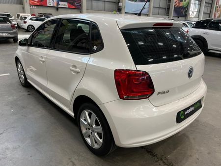 2011-Volkswagen-Polo-16-Comfortline-Auto-5-dr_4