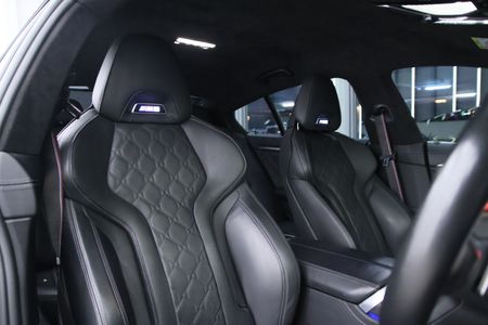 2023-BMW-M8-Competition-Gran-Coupe_3