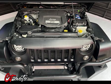 2015-Jeep-Wrangler-Unlimited-Sahara-36-V6-Auto_15