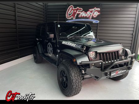 2015-Jeep-Wrangler-Unlimited-Sahara-36-V6-Auto_3