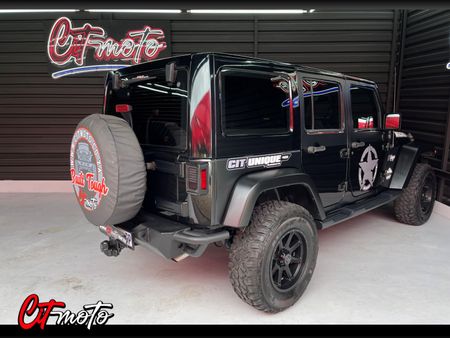 2015-Jeep-Wrangler-Unlimited-Sahara-36-V6-Auto_4