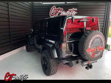 2015-Jeep-Wrangler-Unlimited-Sahara-36-V6-Auto_6