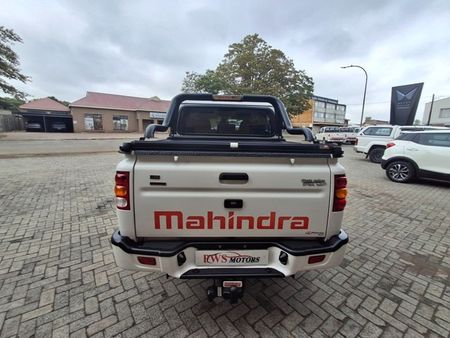 2021-Mahindra-Pik-Up-Karoo-Edition_3