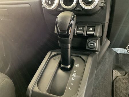 2025-Suzuki-Jimny-15-GLX-AllGrip-5-Door-Auto_12