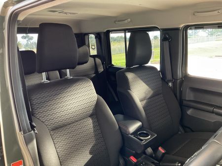 2025-Suzuki-Jimny-15-GLX-AllGrip-5-Door-Auto_16