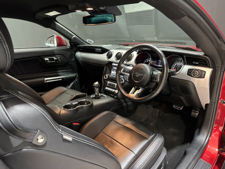 2016-Ford-Mustang-V8_9