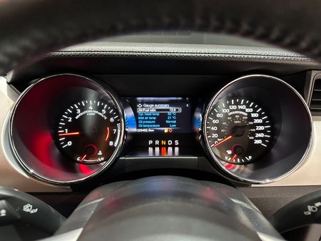2016-Ford-Mustang-V8_10