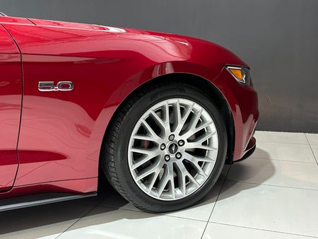 2016-Ford-Mustang-V8_15