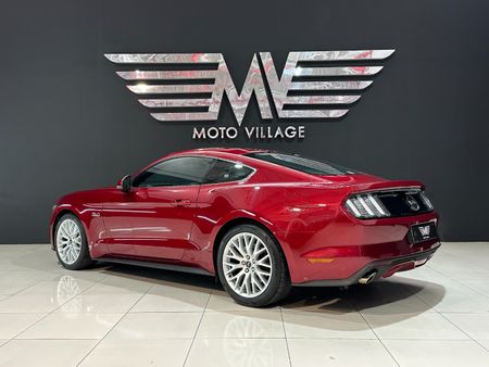 2016-Ford-Mustang-V8_5