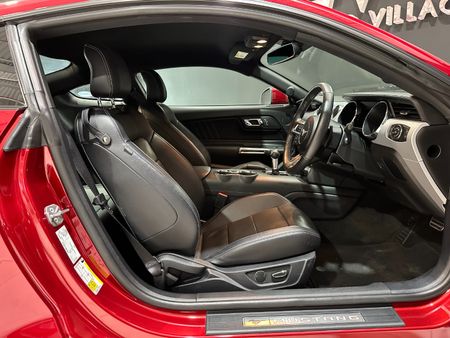 2016-Ford-Mustang-V8_7
