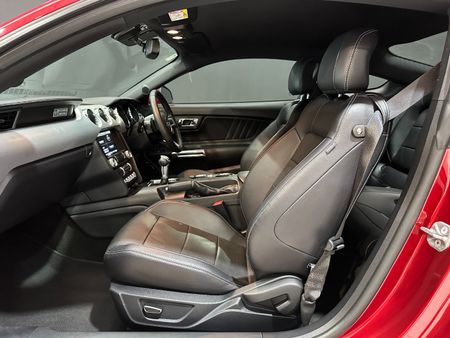 2016-Ford-Mustang-V8_8
