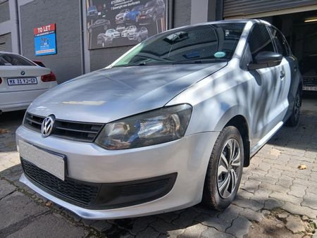 2012-Volkswagen-Polo-14-Trendline-5-dr_1