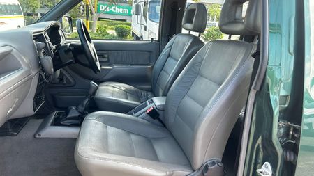 2001-Isuzu-KB-280-DT-LX-4x2-Double-Cab_4