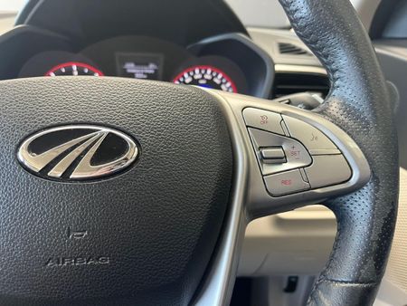 2020-Mahindra-XUV-300-15D-W8_6