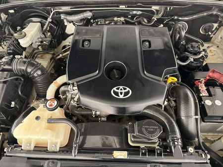 2023-Toyota-Hilux-24GD-6-4x4-Raider-X-Auto-Double-Cab_8