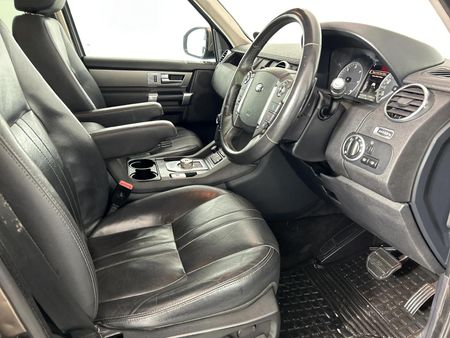 2014-Land-Rover-Discovery-4-30-TD-SD-V6-S_8