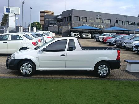 2022-Nissan-NP200-16-AC-Safety-Pack_3
