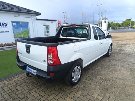 2022-Nissan-NP200-16-AC-Safety-Pack_6