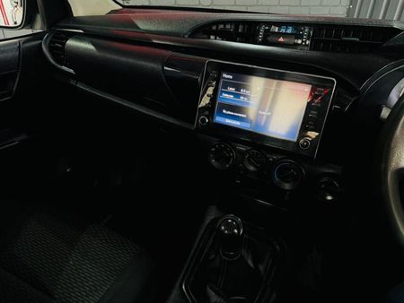 2021-Toyota-Hilux-24-GD-6-Raider-4x4-Single-Cab_7