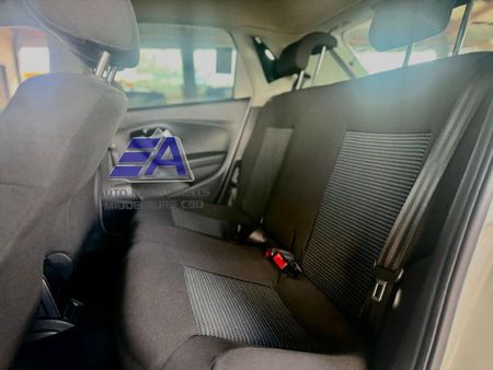 2022-Volkswagen-Polo-Vivo-16-Comfortline-Auto-5-dr_9