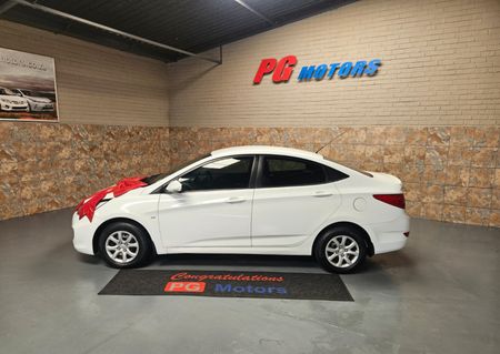 2012-Hyundai-Accent-16-GLS-Fluid-Auto_1