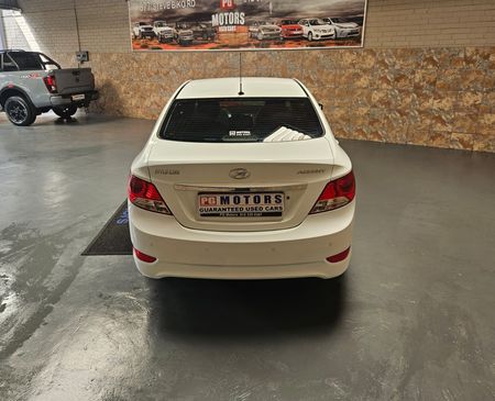 2012-Hyundai-Accent-16-GLS-Fluid-Auto_5