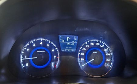 2012-Hyundai-Accent-16-GLS-Fluid-Auto_7