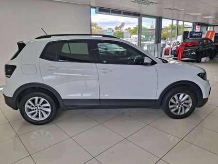 2022-Volkswagen-T-Cross-10-TSI-Comfortline_1