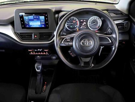 2025-Toyota-Starlet-15-XS-Auto_9