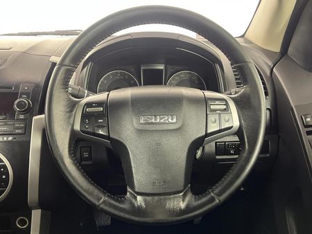 2014-Isuzu-KB-300-D-Teq-LX-Double-Cab_12