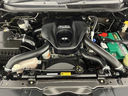 2014-Isuzu-KB-300-D-Teq-LX-Double-Cab_14