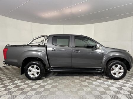 2014-Isuzu-KB-300-D-Teq-LX-Double-Cab_18