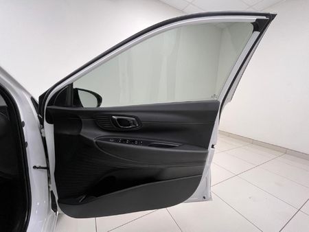 2024-Hyundai-i20-12-Motion_11