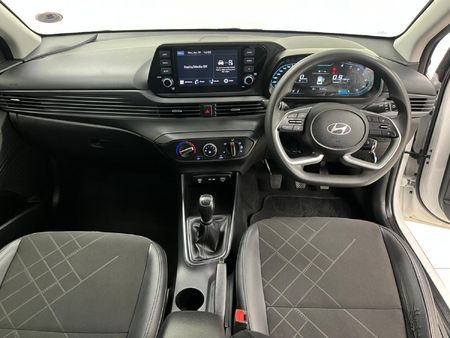 2024-Hyundai-i20-12-Motion_13