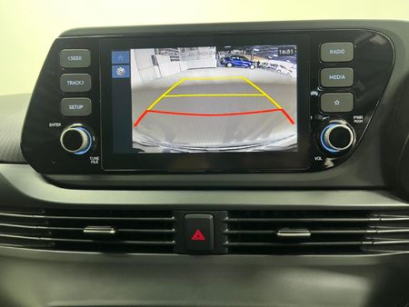 2024-Hyundai-i20-12-Motion_19
