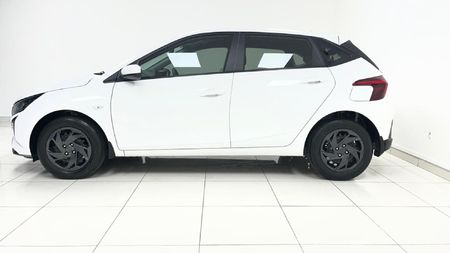 2024-Hyundai-i20-12-Motion_3