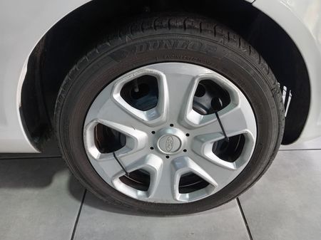 2016-Ford-Fiesta-10-EcoBoost-Titanium-Auto-5-dr_12