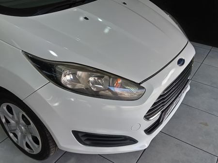 2016-Ford-Fiesta-10-EcoBoost-Titanium-Auto-5-dr_13