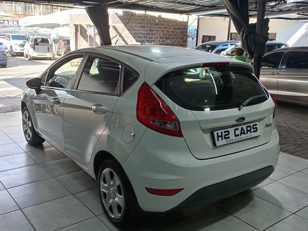 2016-Ford-Fiesta-10-EcoBoost-Titanium-Auto-5-dr_2