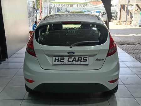 2016-Ford-Fiesta-10-EcoBoost-Titanium-Auto-5-dr_4