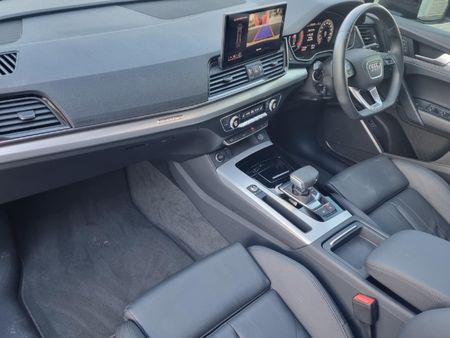 2025-Audi-Q5-Sportback-quattro-Black-Edition-40-TDI_11