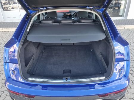 2025-Audi-Q5-Sportback-quattro-Black-Edition-40-TDI_18