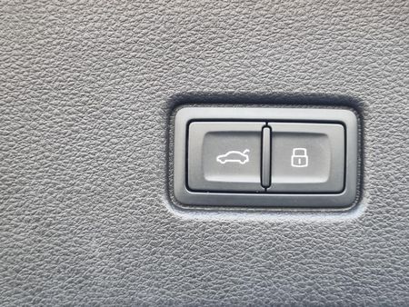 2025-Audi-Q5-Sportback-quattro-Black-Edition-40-TDI_19